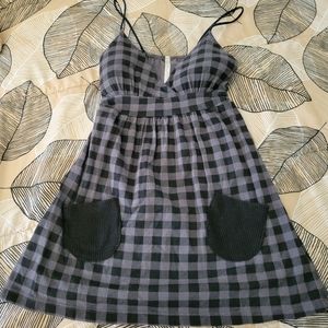 Thin strap long shirt.